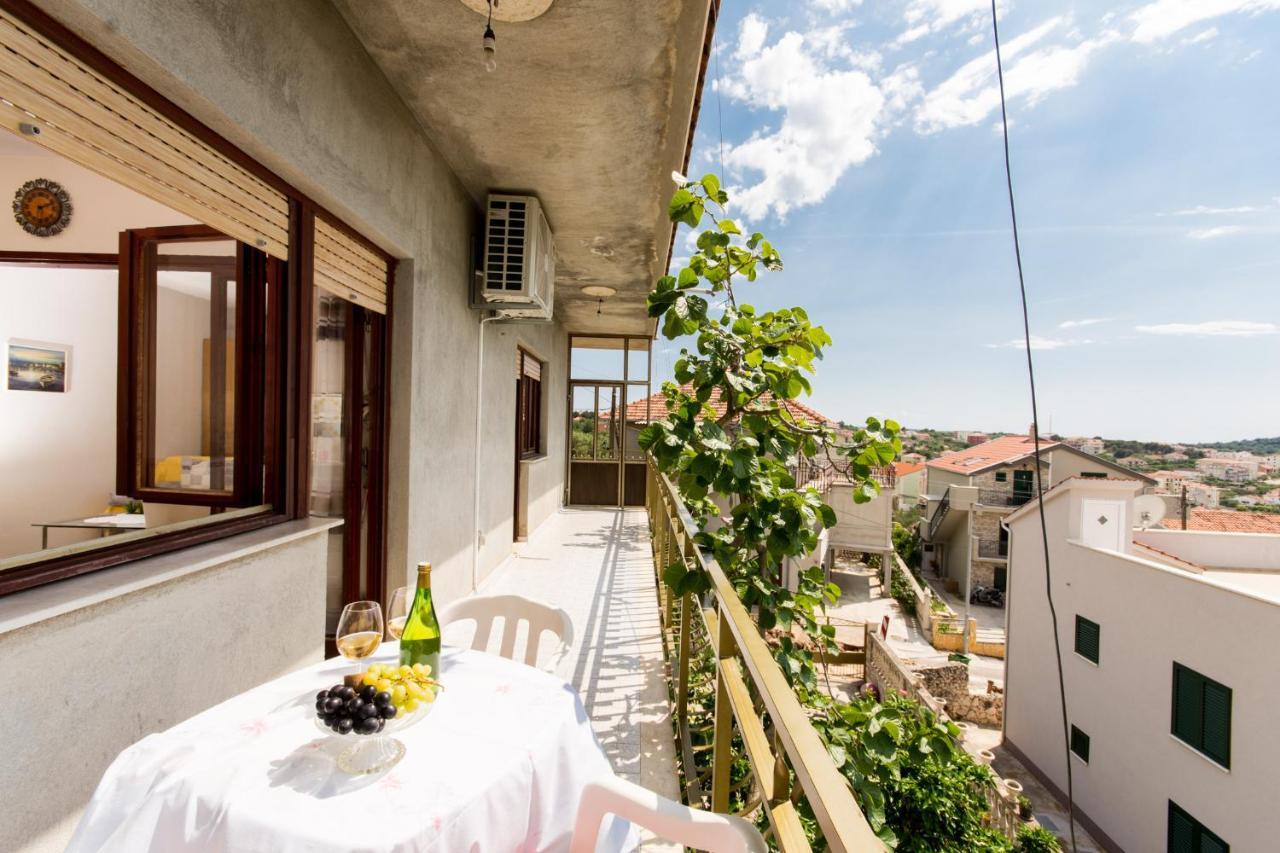 Apartmani Mila A1 & A2 & 3 Трогир Экстерьер фото