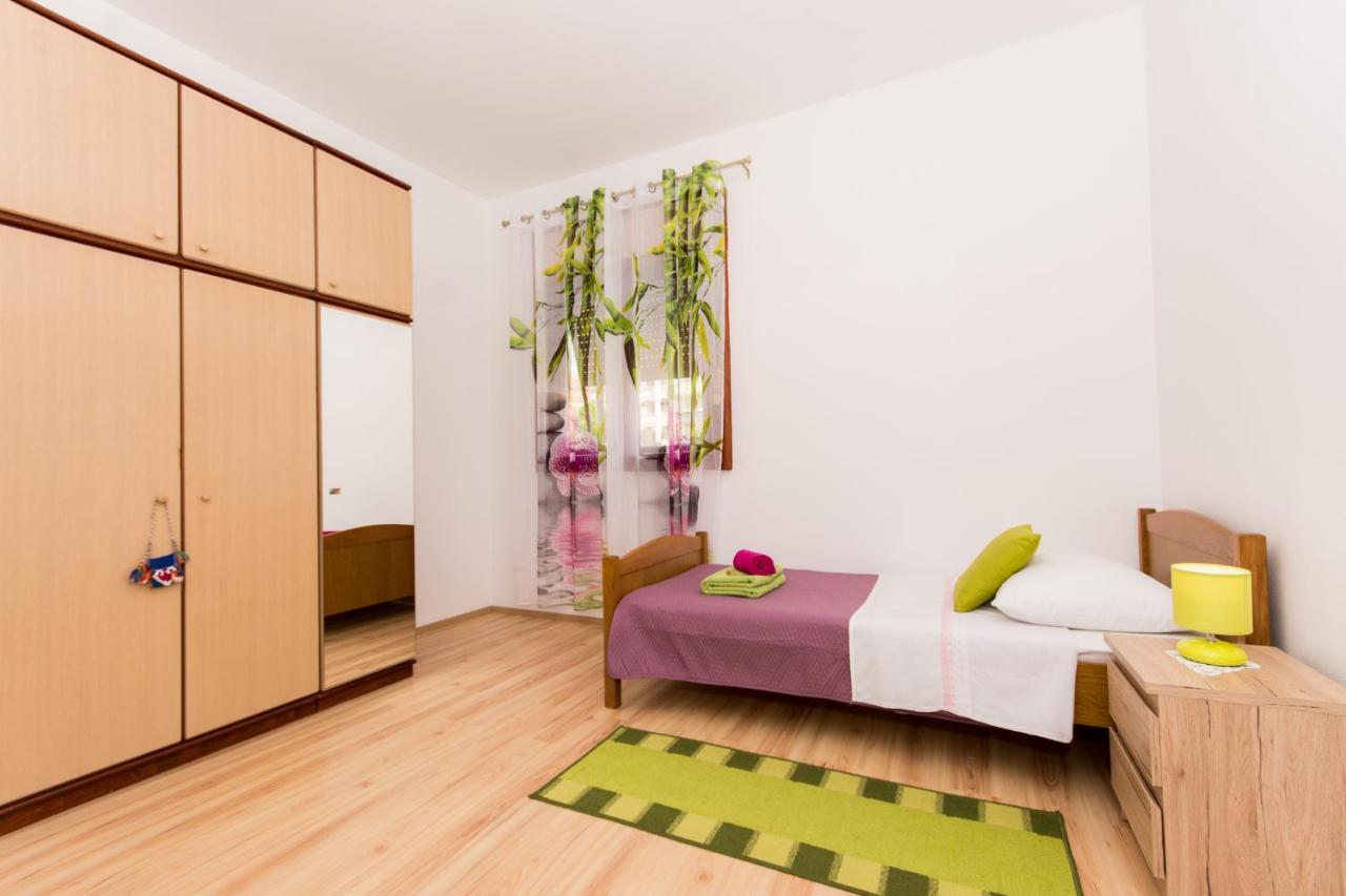Apartmani Mila A1 & A2 & 3 Трогир Экстерьер фото