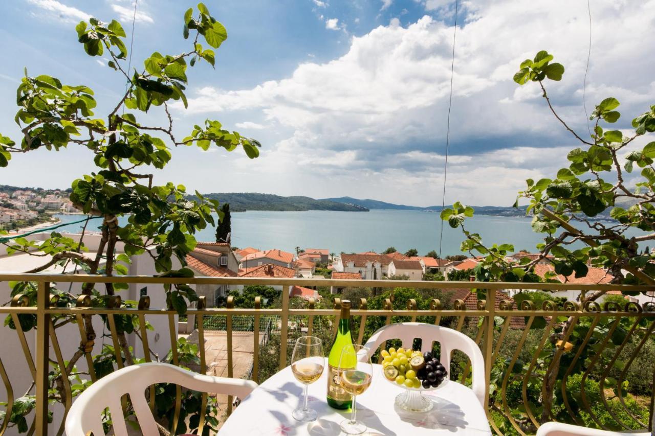 Apartmani Mila A1 & A2 & 3 Трогир Экстерьер фото
