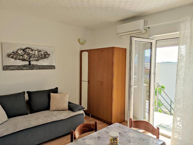 Apartmani Mila A1 & A2 & 3 Трогир Экстерьер фото