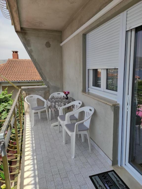 Apartmani Mila A1 & A2 & 3 Трогир Экстерьер фото