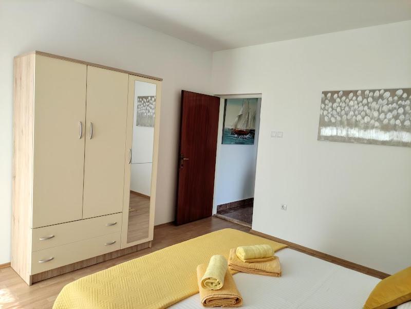 Apartmani Mila A1 & A2 & 3 Трогир Экстерьер фото