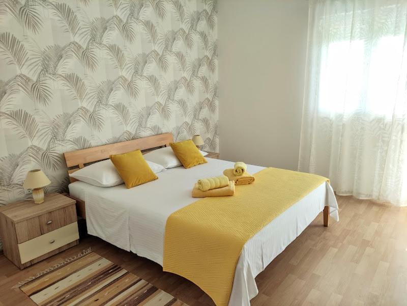 Apartmani Mila A1 & A2 & 3 Трогир Экстерьер фото