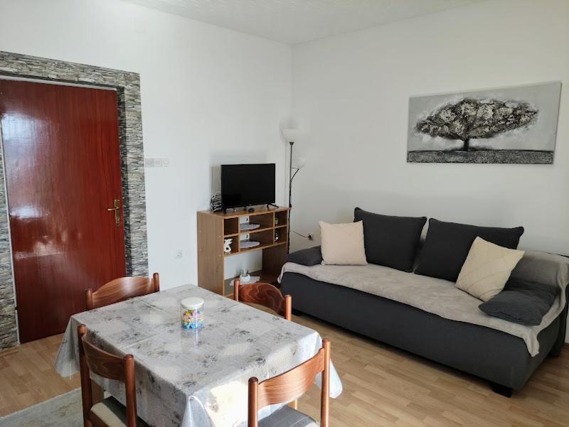 Apartmani Mila A1 & A2 & 3 Трогир Экстерьер фото